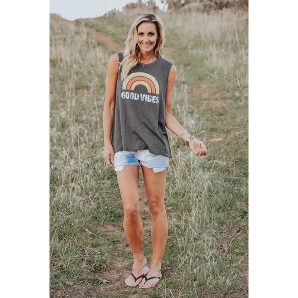 π Gray Good Vibes Sleeveless Tank Top - Picture 2 of 4